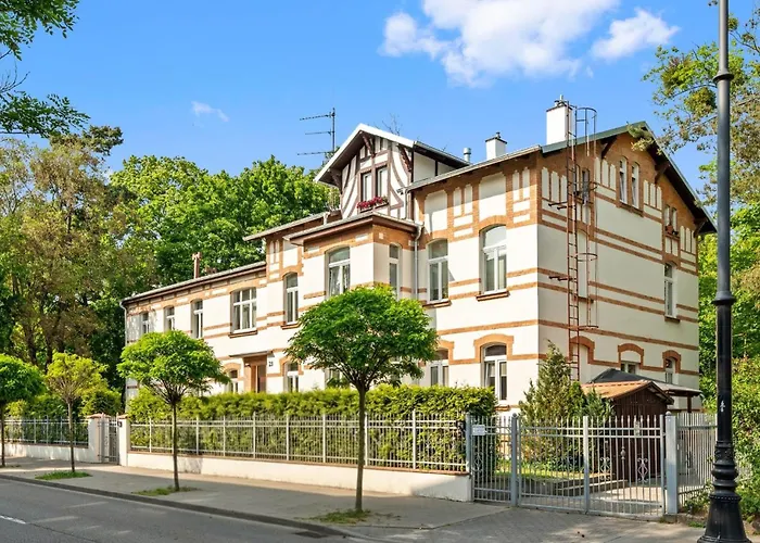 Capri - Cozy & Comfortable Near Sopot Beach By Lion Apartments