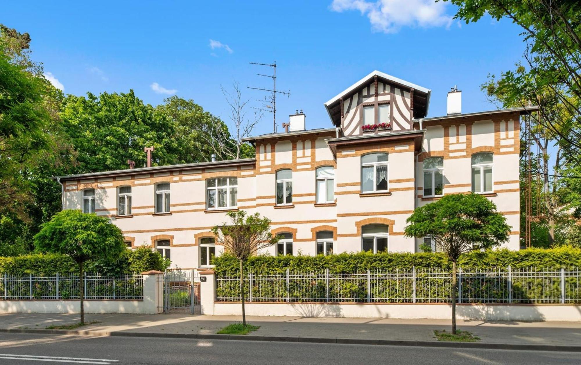Capri - Cozy & Comfortable Near By Lion Apartment *